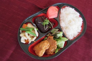 lunch_img04 おかず+ごはん 400円